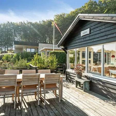 別荘 Family With Sauna And Fjord View ボルコップ