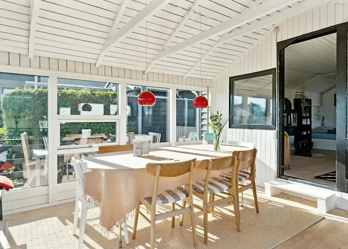 Family With Sauna And Fjord View 別荘