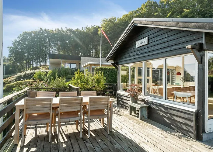 別荘 Family With Sauna And Fjord View ボルコップ