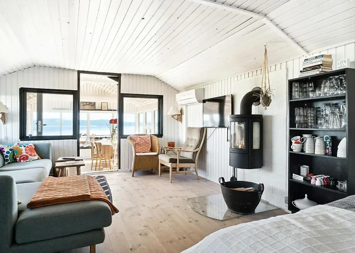 Family With Sauna And Fjord View 別荘 ボルコップ