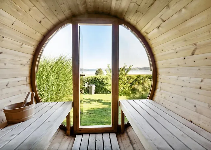 Family With Sauna And Fjord View ボルコップ